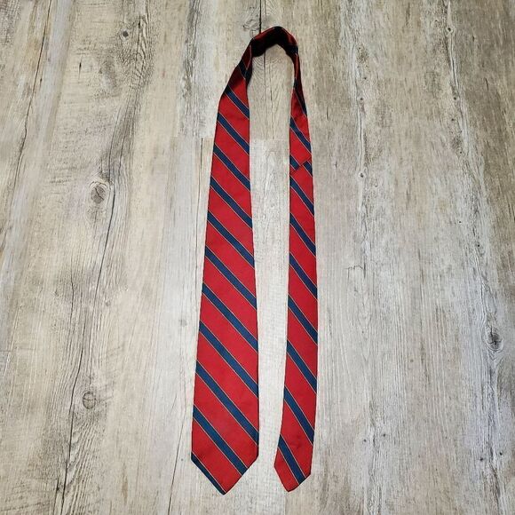 Brooks Brothers Mens Tie Red Green Blue Regimental 100% Silk Made in USA VTG - Picture 2 of 4